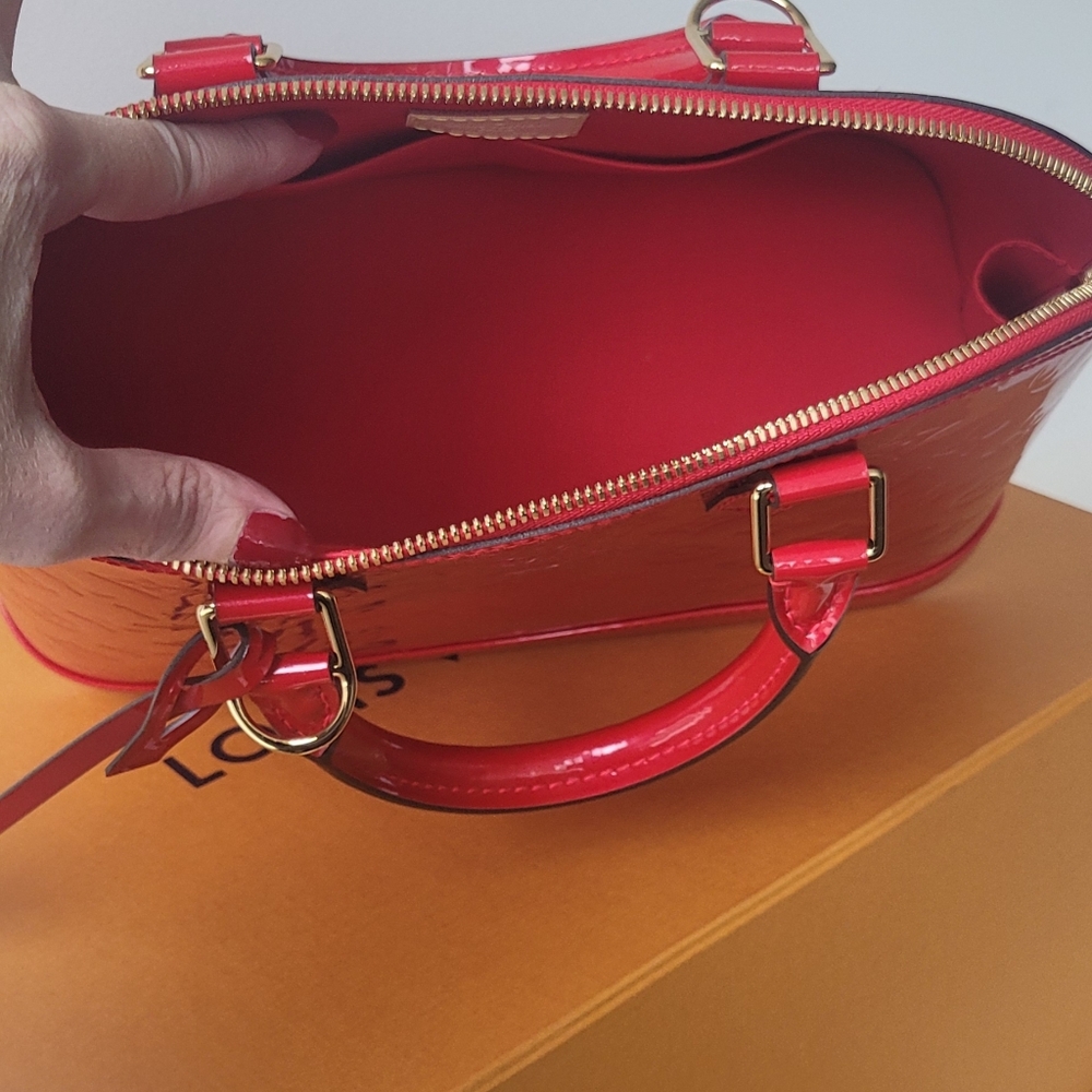 LOUIS VUITTON Monogram Vernis Alma PM Handbag - Picture 14 of 16